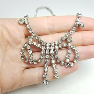 Vintage Rhinestone Bow Shape Center Collar Necklace, Retro Silver Tone Sparkle